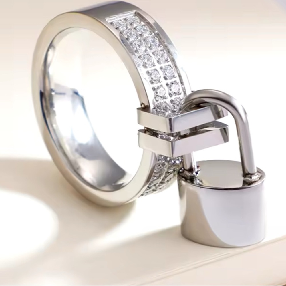 Stainless Steel Ring . Lock